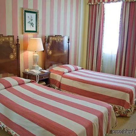 Avenida Palace 5* ליסבון