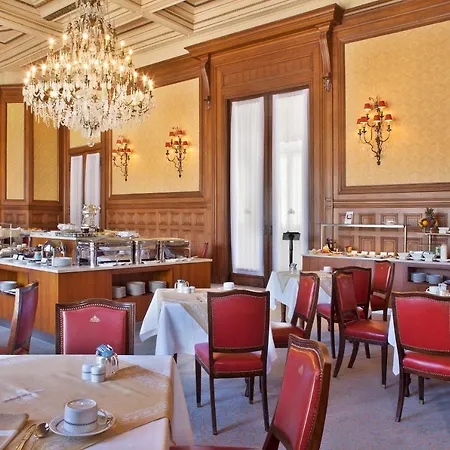 Avenida Palace Hotell 5*