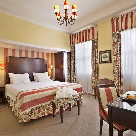Avenida Palace 5*