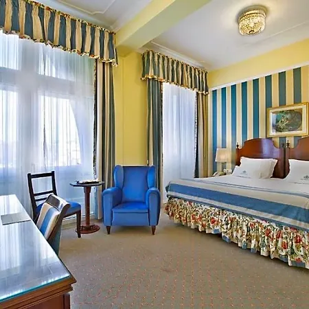 Avenida Palace Готель 5*