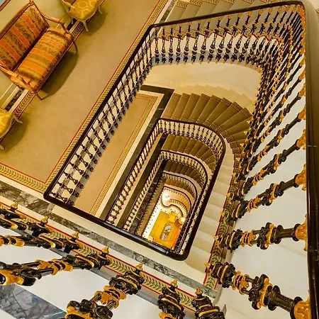 فندق آفينيدا بالاس 5*