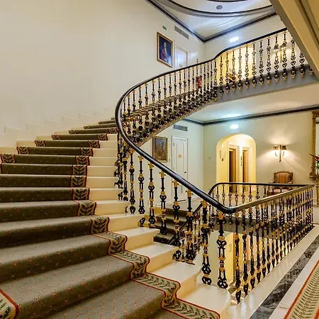 Avenida Palace 5*