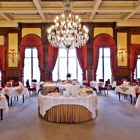 Szálloda Avenida Palace 5*