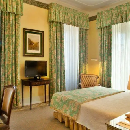 Ξενοδοχείο Avenida Palace 5*