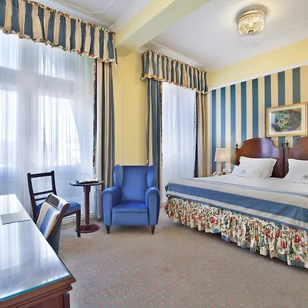 Ξενοδοχείο Avenida Palace 5*